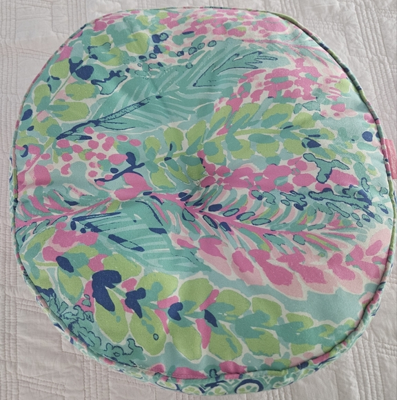 Floral Round Cushion- Lilly pulitzer - Picture 2 of 6